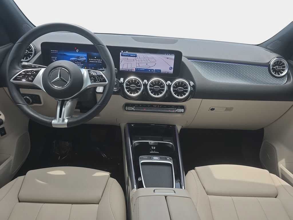 Used 2025 Mercedes-Benz GLA 250 image 12