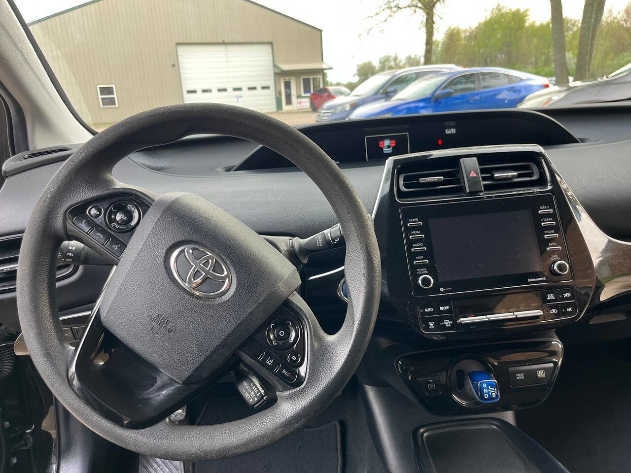 Used 2021 Toyota Prius L Eco FWD image 7