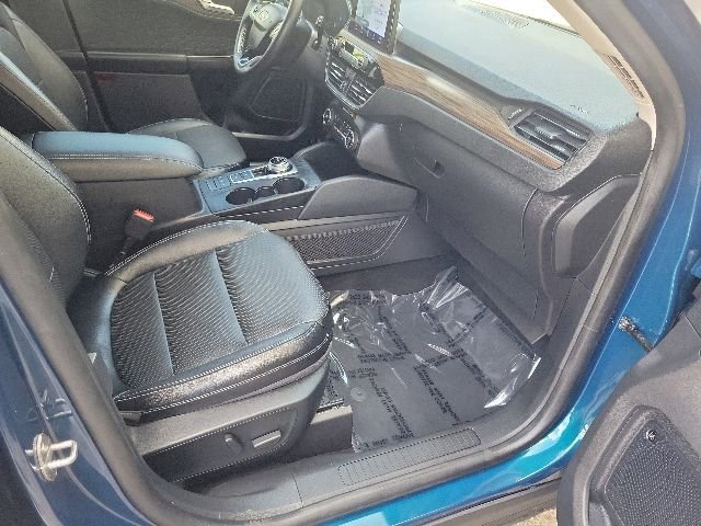 Used 2020 Ford Escape Titanium FWD image 11