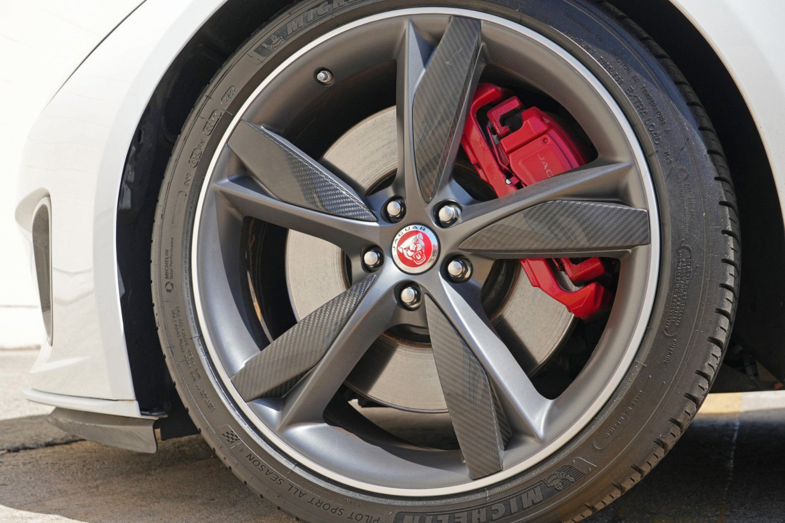 Used 2019 Jaguar F-TYPE R-Dynamic RWD image 52