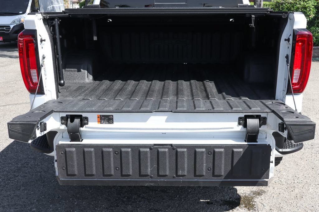 Used 2023 GMC Sierra 1500 AT4 w/ Technology Package AWD/4WD image 10