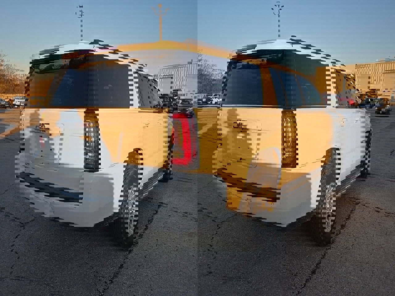 Used 2020 GMC Yukon XL SLT image 6