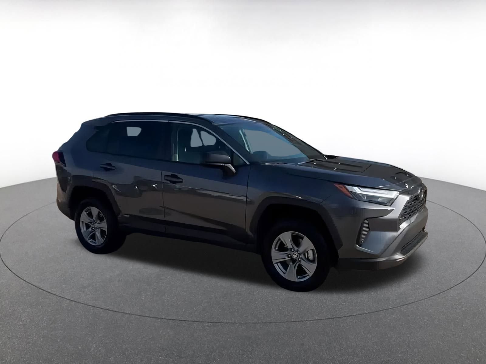 Used 2025 Toyota RAV4 LE video 2