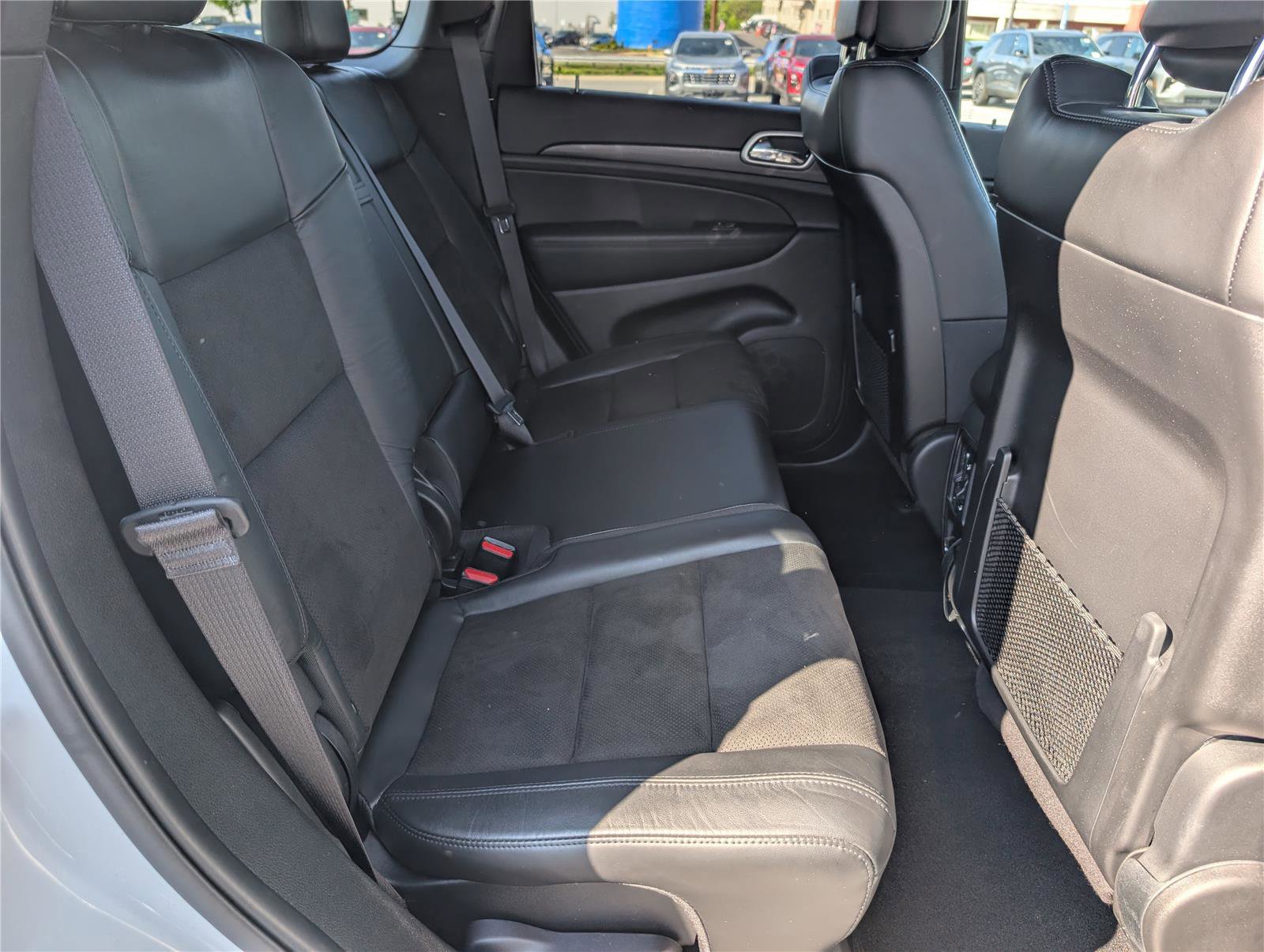 Used 2021 Jeep Grand Cherokee Laredo X AWD/4WD image 12
