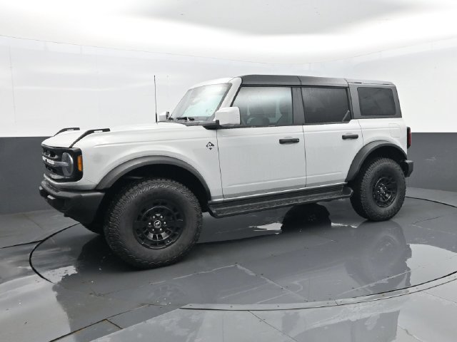 New 2026 Ford Bronco Outer Banks w/ Sasquatch Package AWD/4WD image 2
