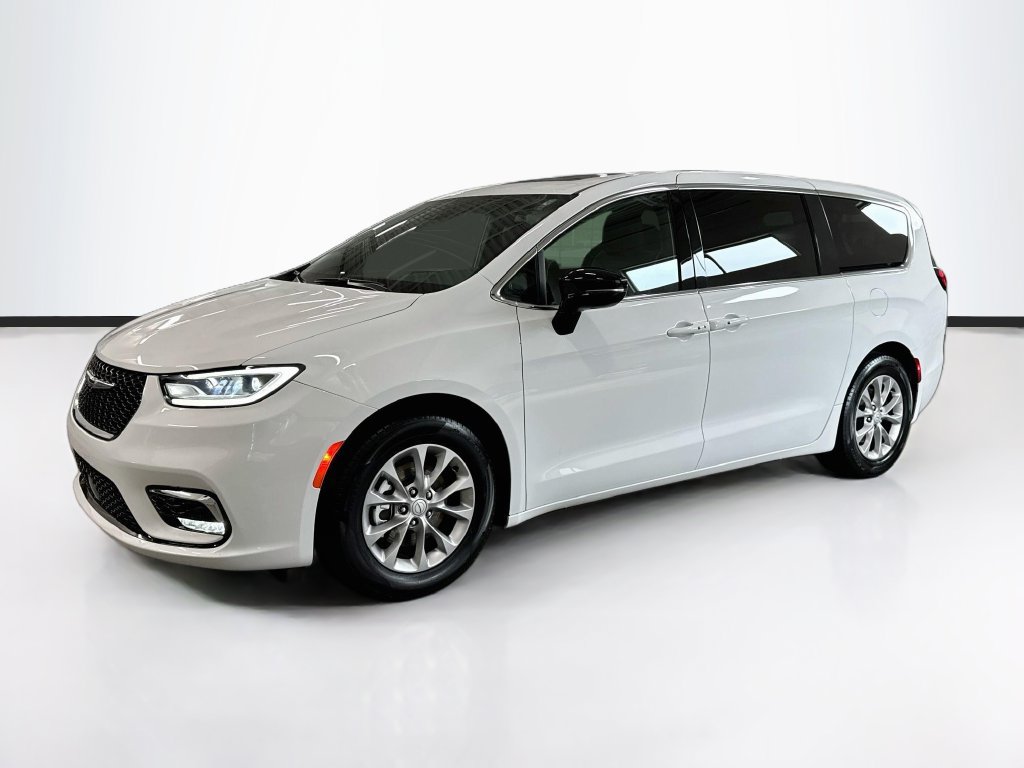 Used 2026 Chrysler Pacifica Limited