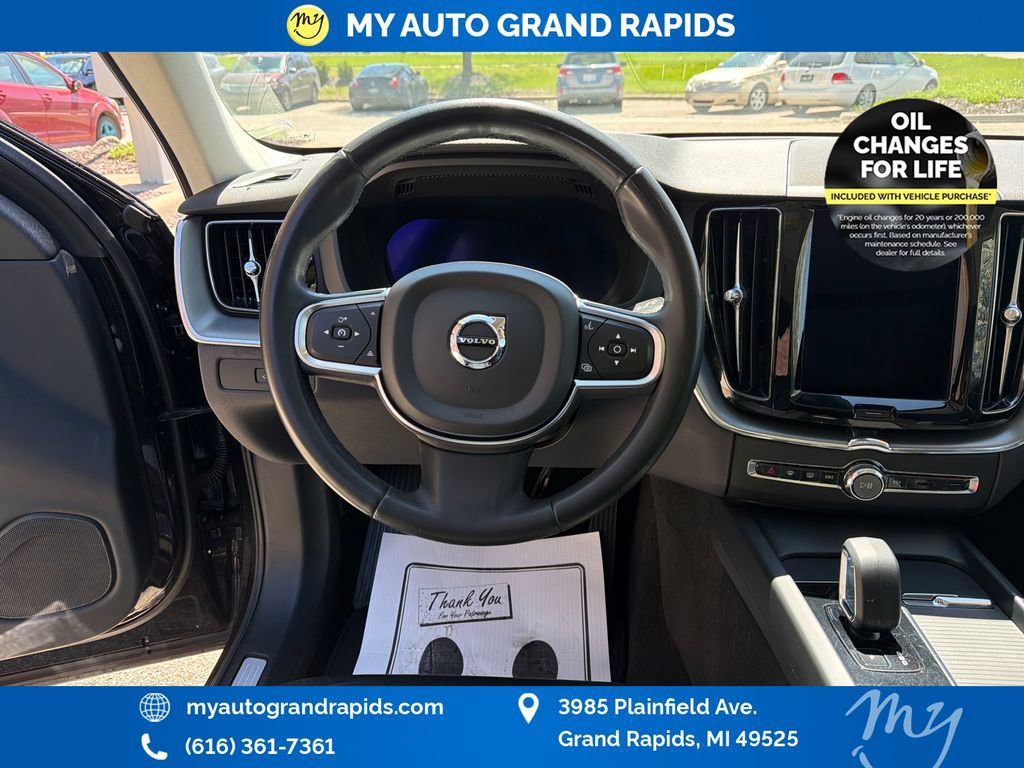 Used 2023 Volvo XC60 B5 Core AWD/4WD image 13