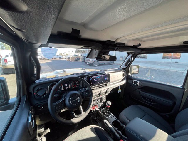 New 2026 Jeep Wrangler Unlimited Rubicon AWD/4WD image 19