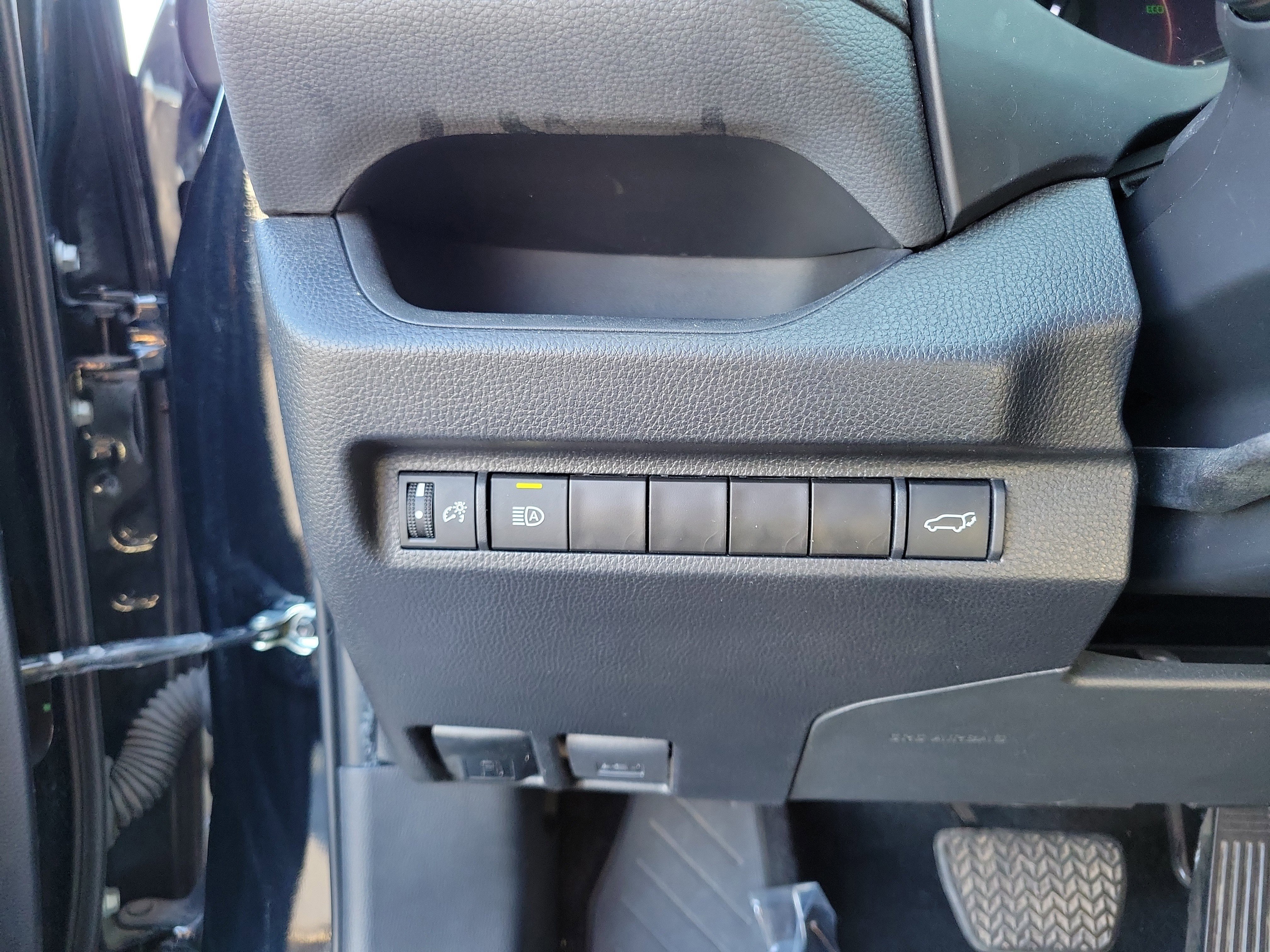 Used 2023 Toyota RAV4 XLE Premium FWD image 20