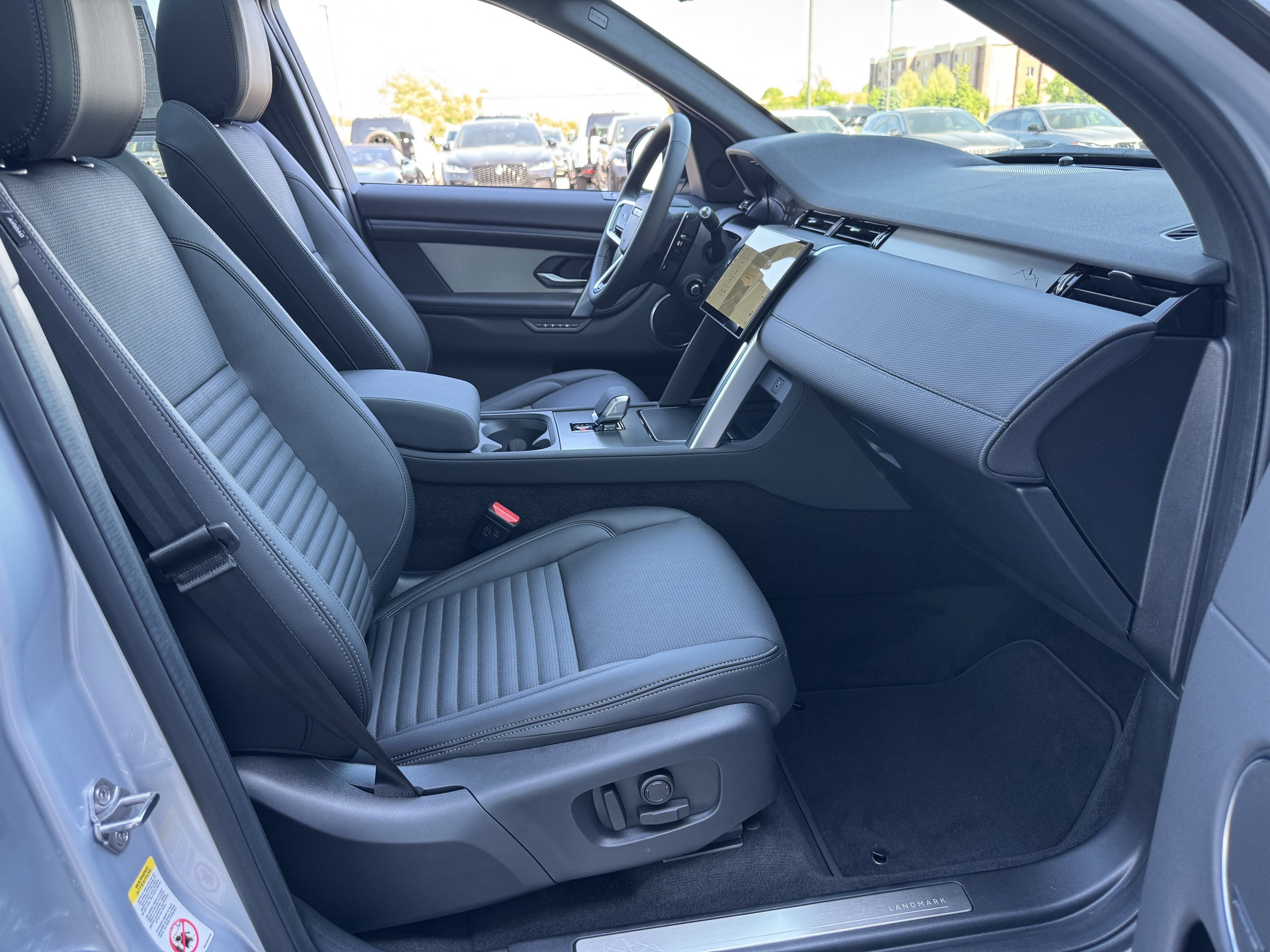New 2026 Land Rover Discovery Sport Landmark AWD/4WD image 3