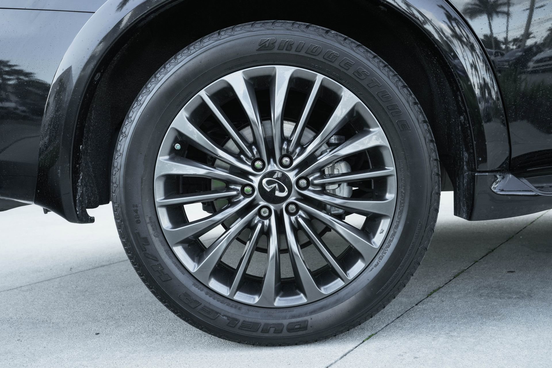 Used 2024 INFINITI QX80 Sensory image 28