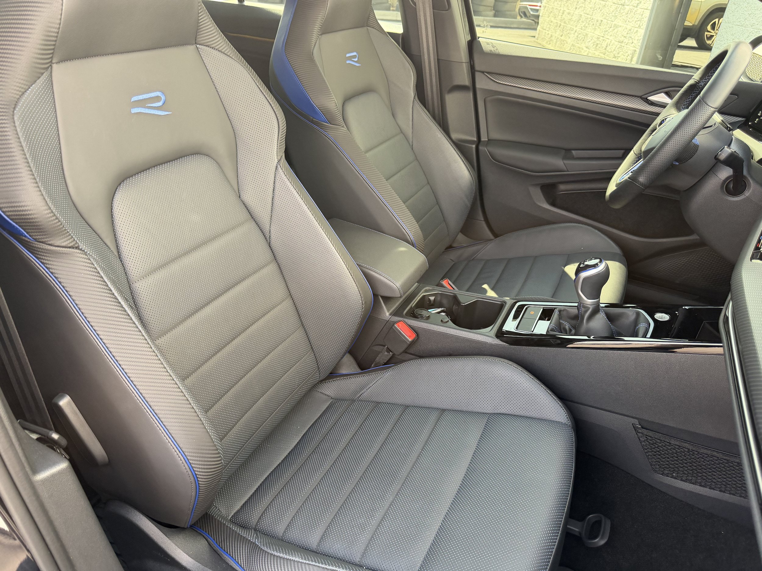 Used 2024 Volkswagen Golf R AWD/4WD image 35