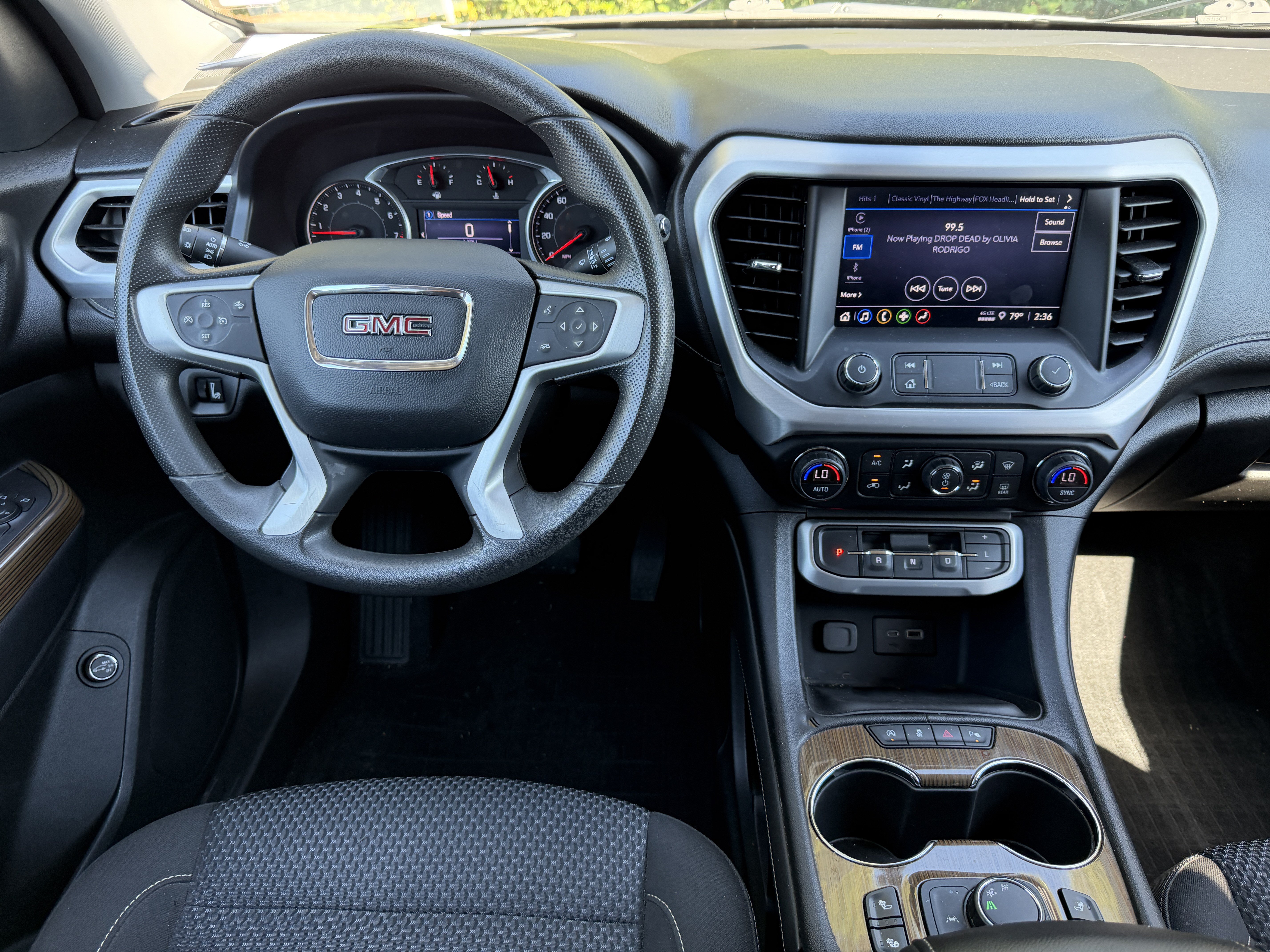 Used 2021 GMC Acadia SLE w/ Driver Convenience Package FWD image 6