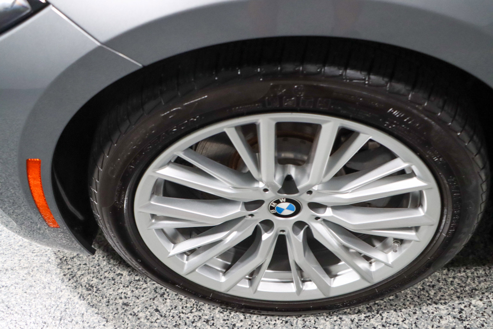 Used 2023 BMW 330i Sedan w/ Premium Package image 11