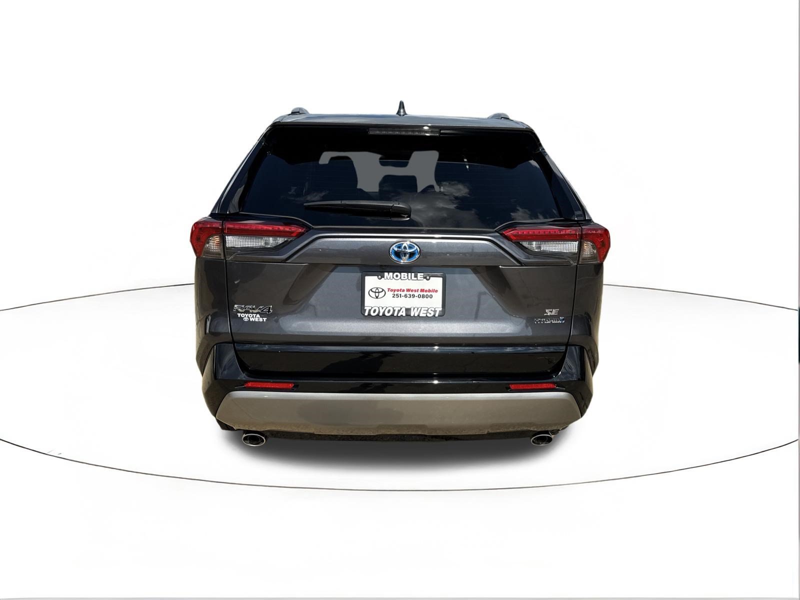 Used 2024 Toyota RAV4 SE AWD/4WD image 4