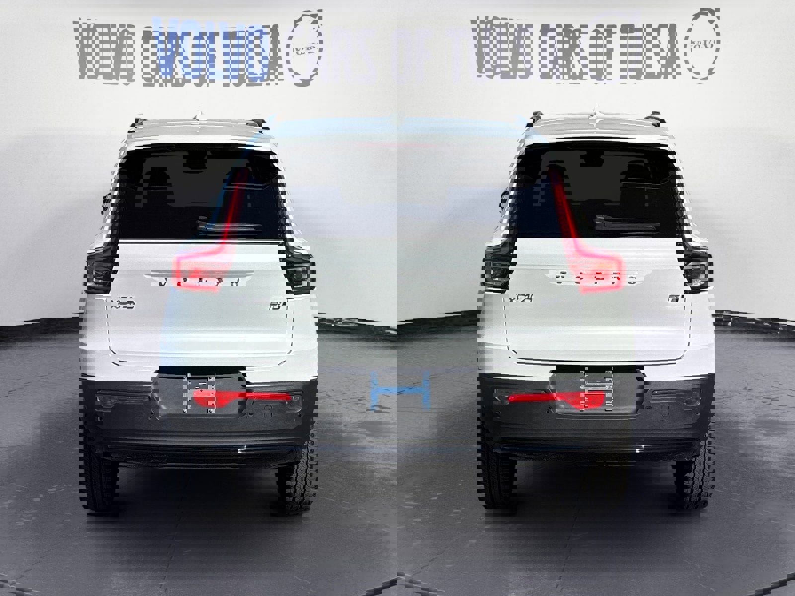 New 2026 Volvo XC40 B5 Plus w/ Protection Package Premier image 4