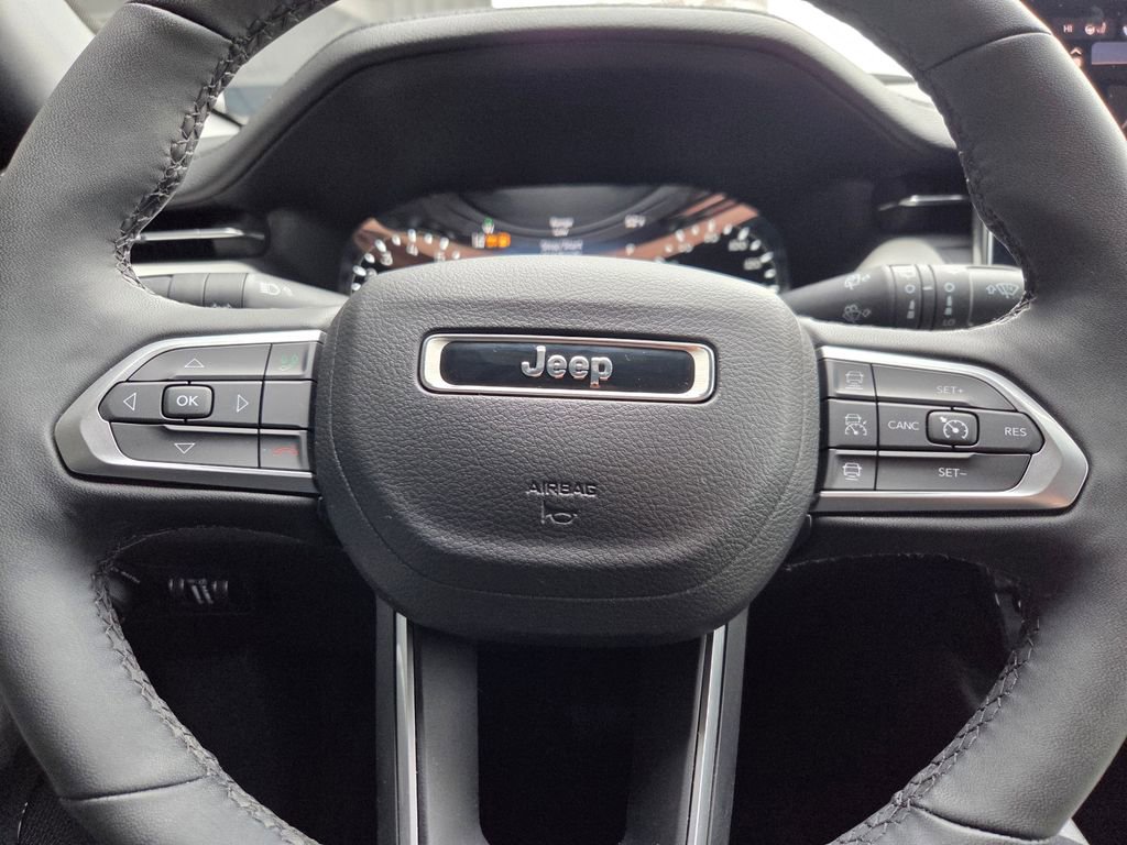 Used 2024 Jeep Compass Limited image 7