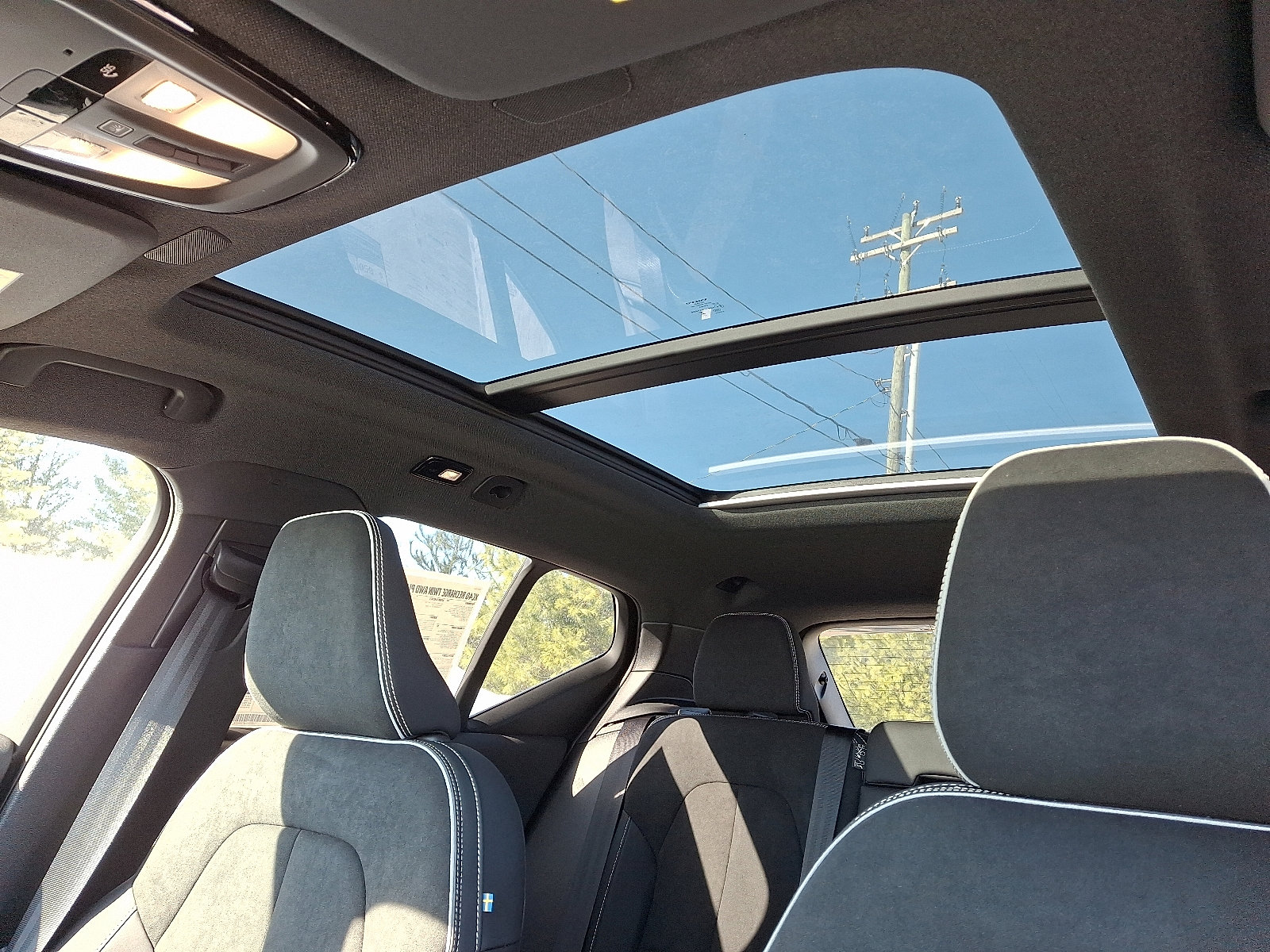 Certified 2023 Volvo XC40 Recharge Plus w/ Protection Package Premier image 14