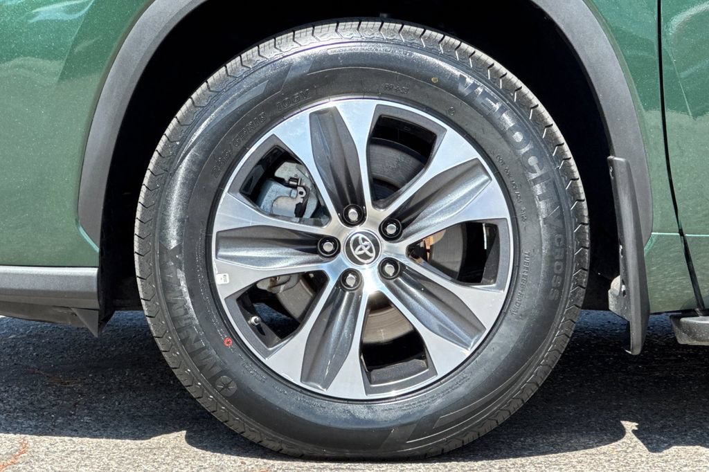 Certified 2025 Toyota Highlander XLE AWD/4WD image 27
