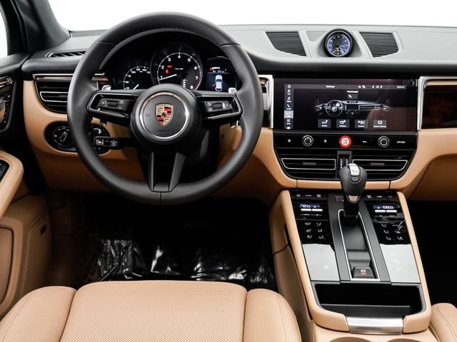 Certified 2026 Porsche Macan AWD/4WD image 16