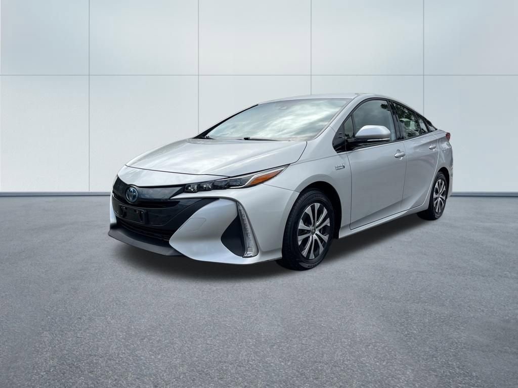 Used 2020 Toyota Prius Prime XLE image 2