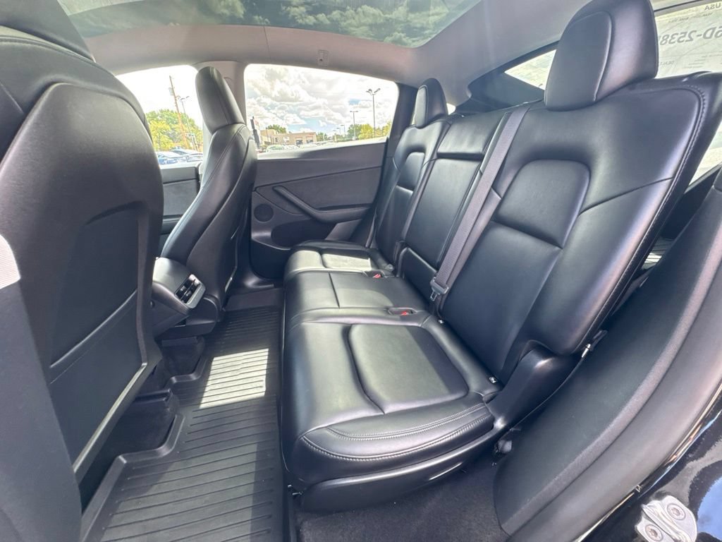 Used 2024 Tesla Model Y Long Range AWD/4WD image 14