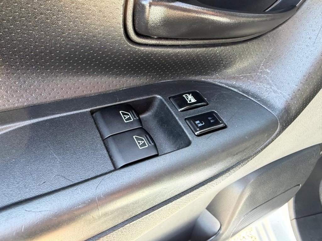 Used 2019 Nissan NV200 S image 37