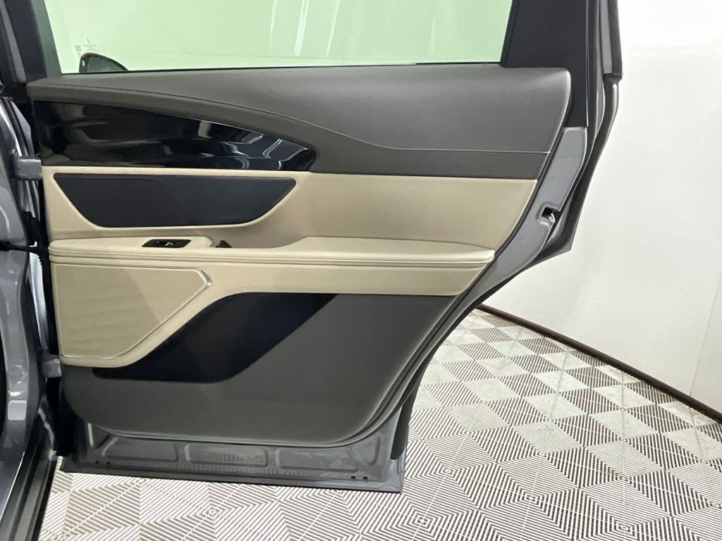 Used 2025 Lincoln Nautilus Premier AWD/4WD image 24