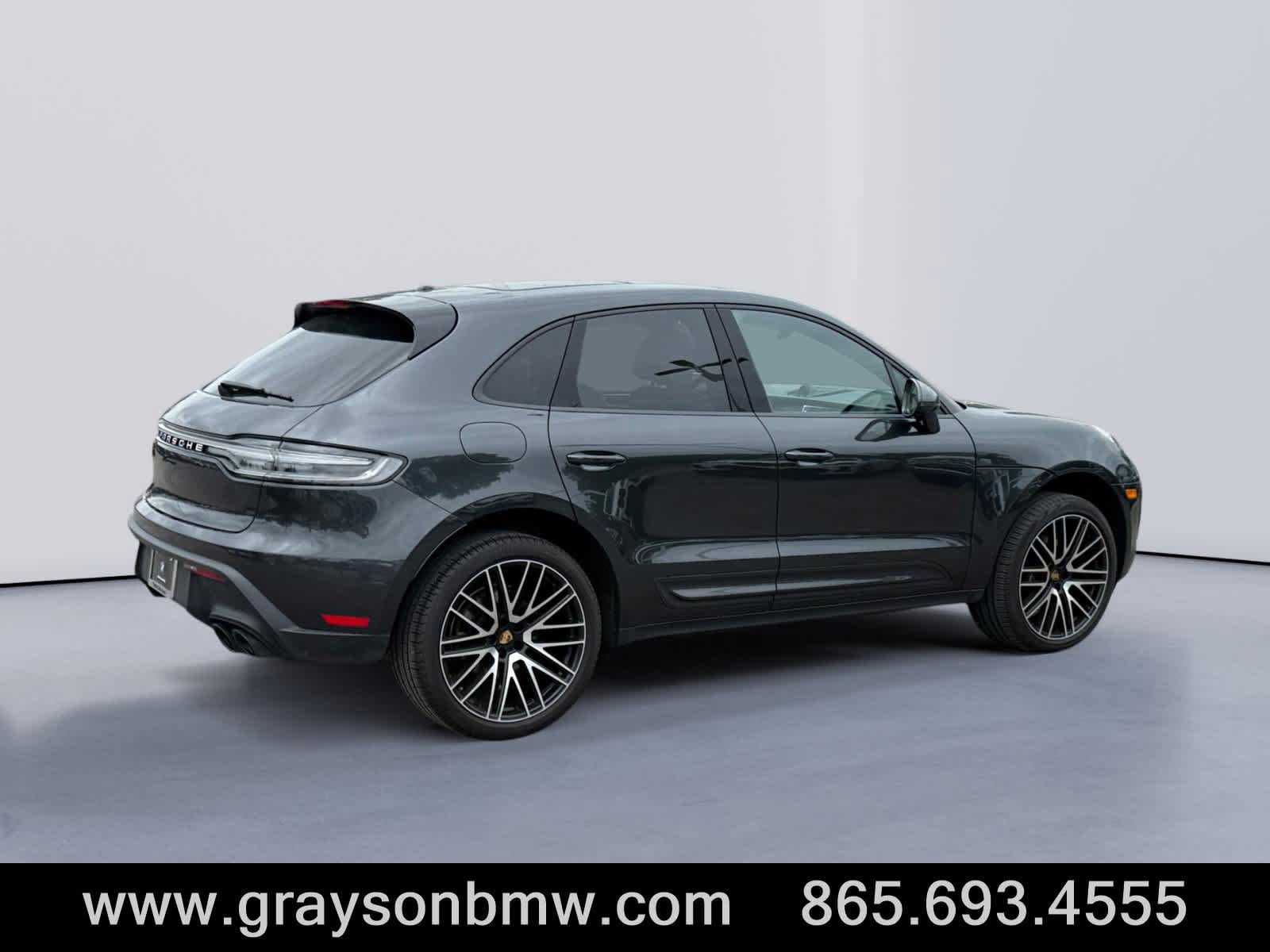 Used 2024 Porsche Macan AWD/4WD image 3