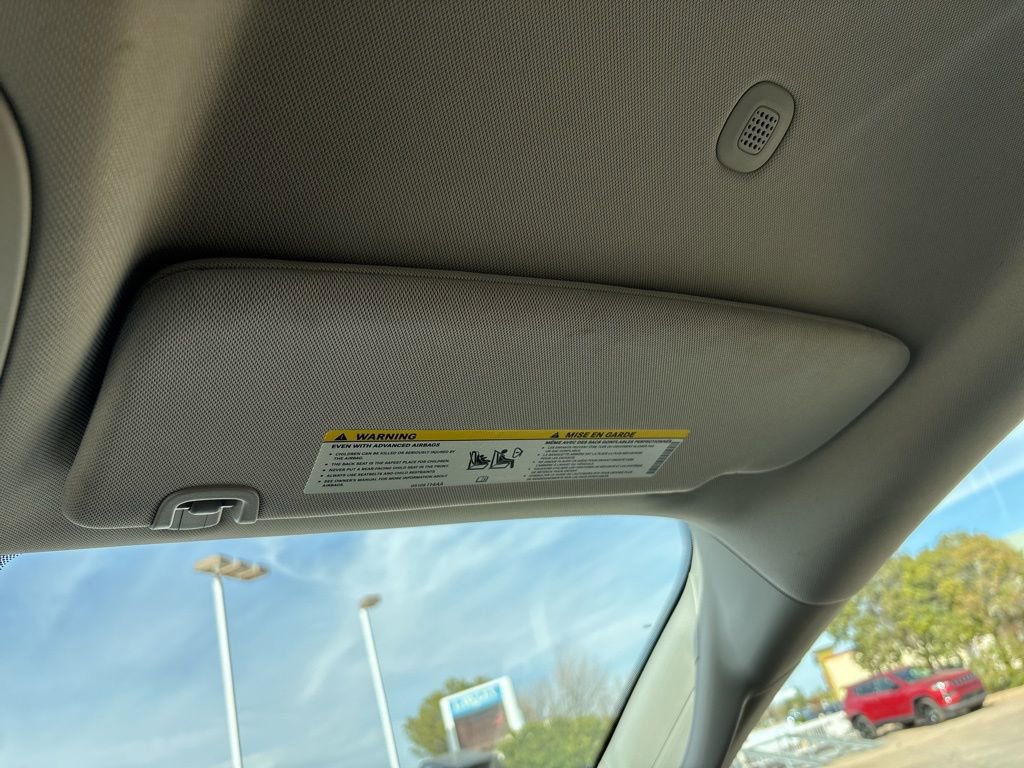 Used 2024 Chrysler Pacifica Touring-L FWD image 36