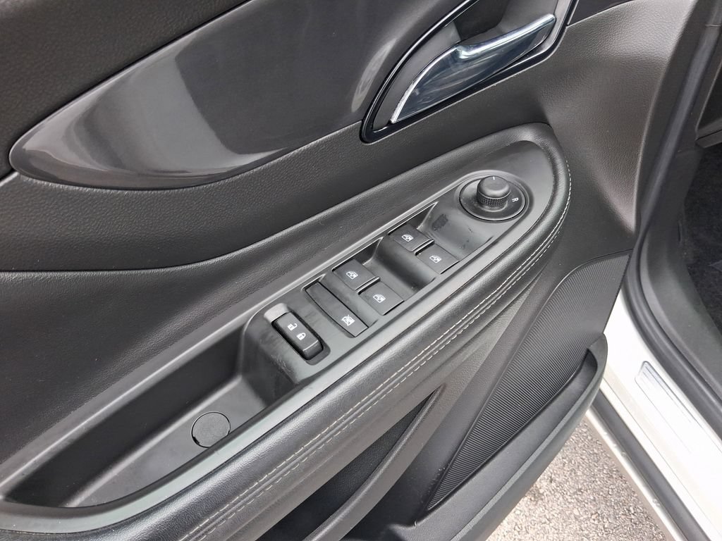 Used 2021 Buick Encore Preferred w/ Safety Package FWD image 16