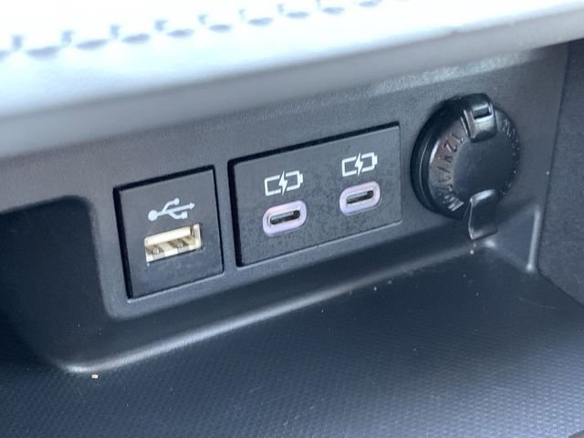 Used 2023 Toyota Highlander Limited image 27