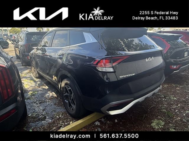 Used 2023 Kia Sportage LX image 3
