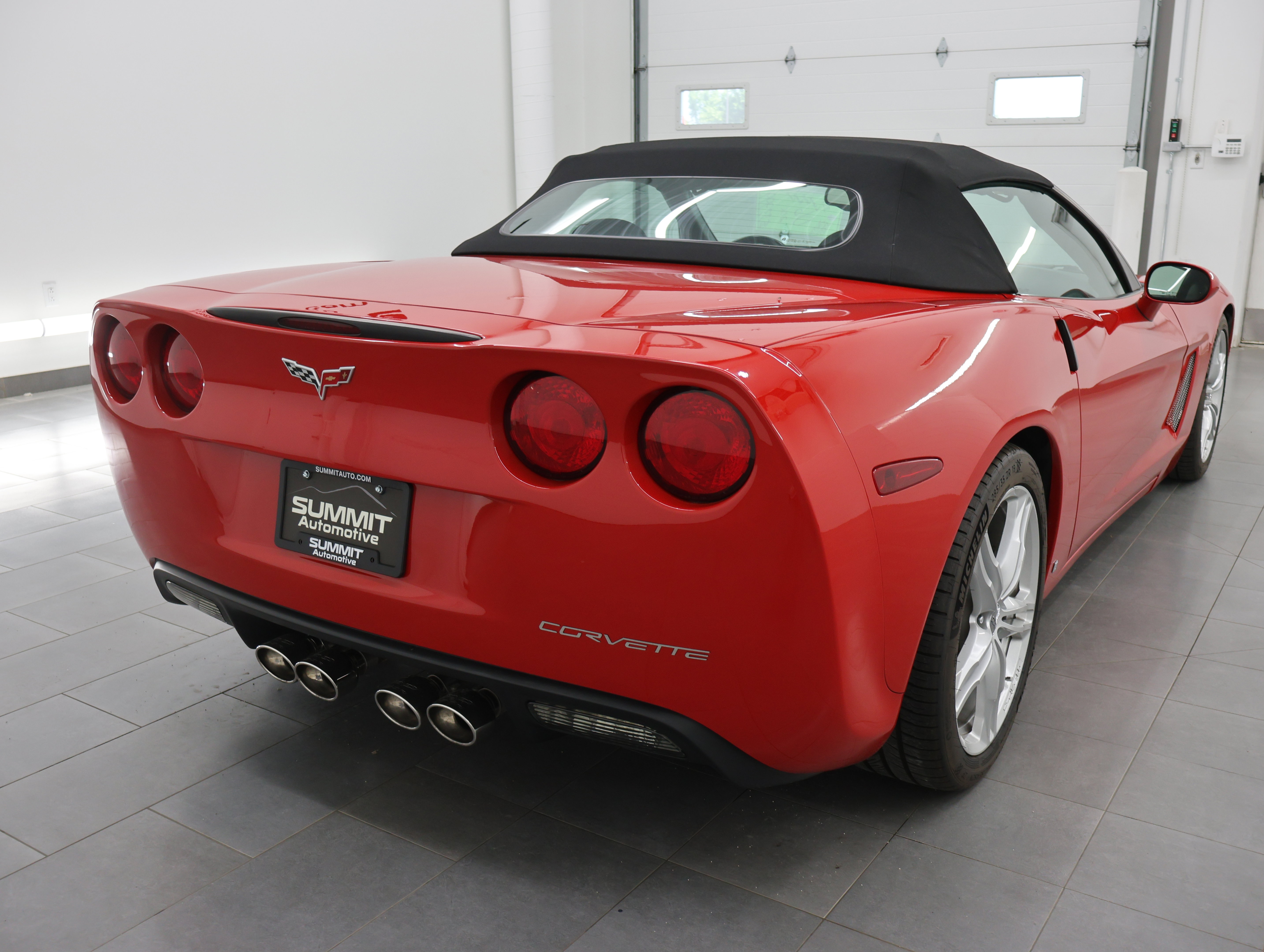 Used 2006 Chevrolet Corvette Convertible w/ Preferred Equipment Group RWD image 4