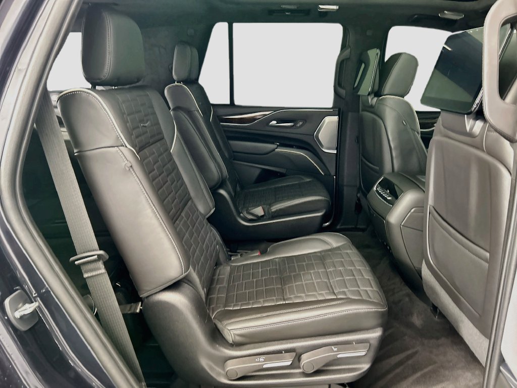 Used 2023 Cadillac Escalade Sport Platinum w/ Heavy-Duty Trailer Package AWD/4WD image 21