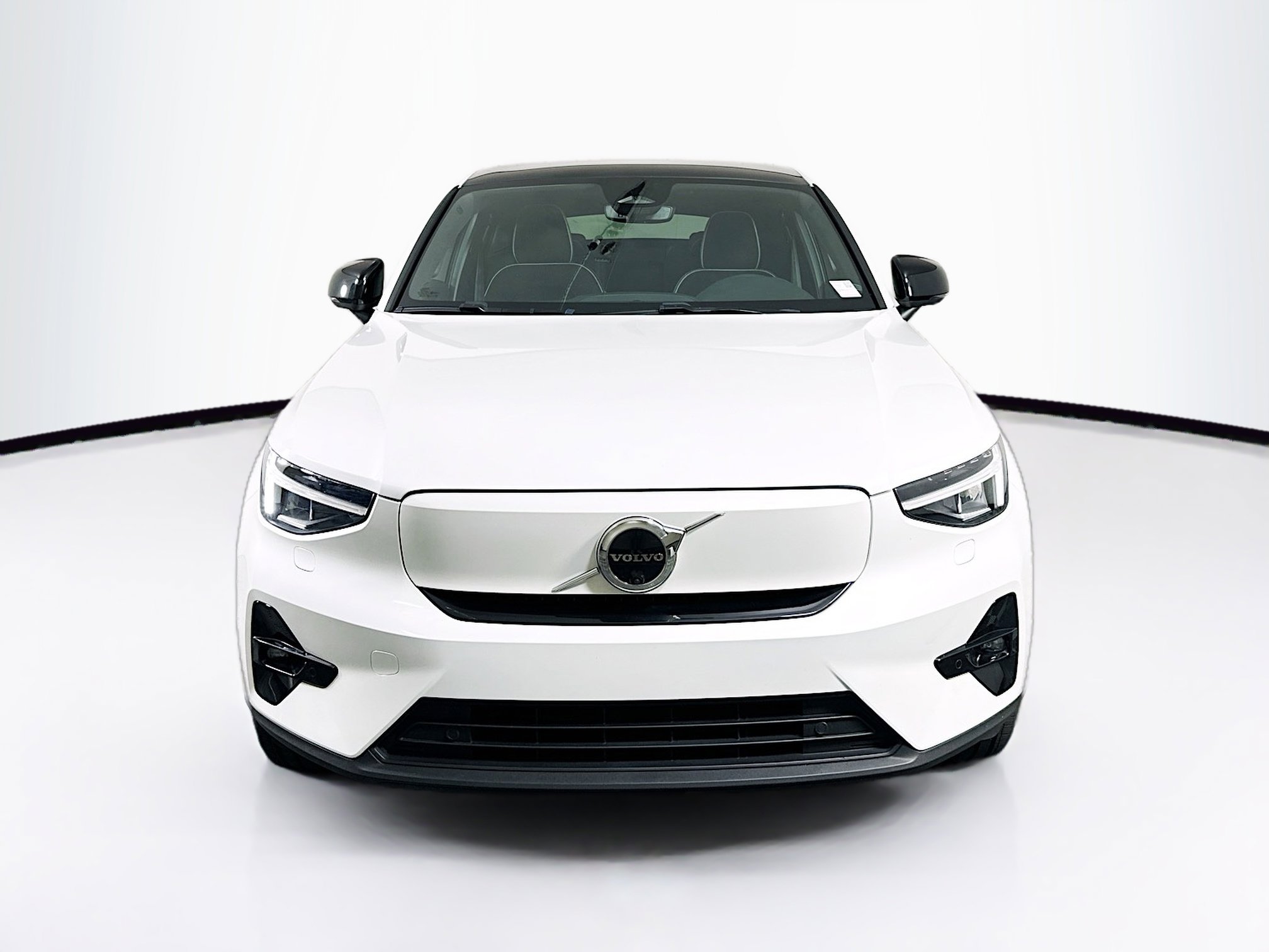 Used 2023 Volvo C40 P8 Recharge Plus w/ Climate Package image 2