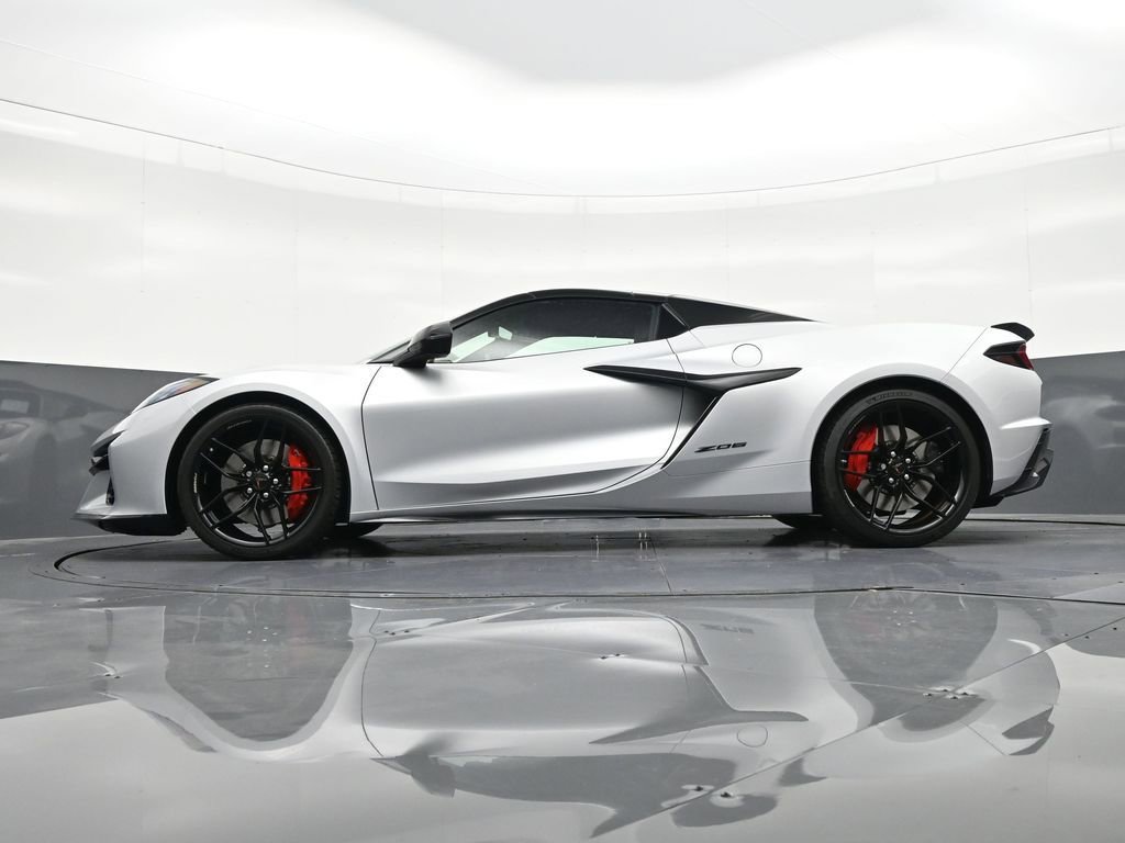 Used 2026 Chevrolet Corvette Z06 w/ Stealth Interior Trim Package image 23