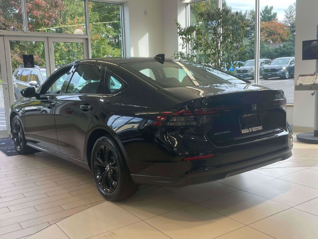 Used 2025 Honda Accord SE image 5