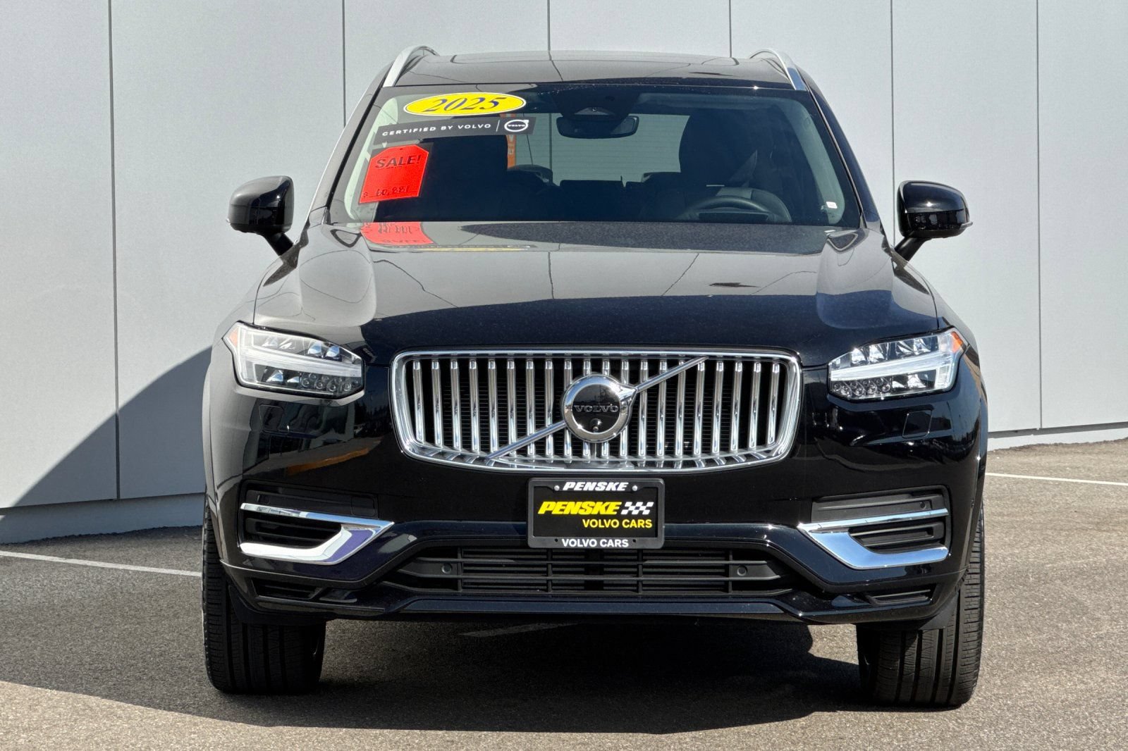Used 2025 Volvo XC90 T8 Ultra w/ Protection Package Premier AWD/4WD image 8