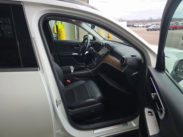Used 2024 Mercedes-Benz GLC 300 image 15