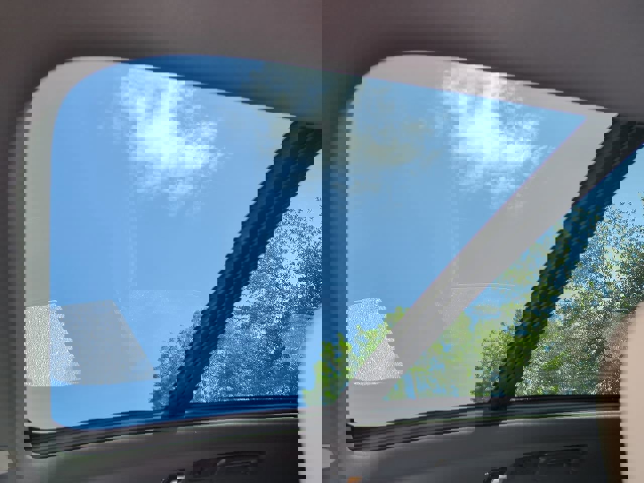 New 2026 Volvo XC90 B6 Plus w/ Protection Package Premier image 18