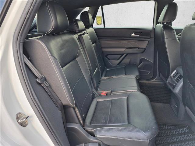 Used 2022 Volkswagen Atlas Cross Sport SEL R-Line w/ Cross Sport MDO Package AWD/4WD image 19