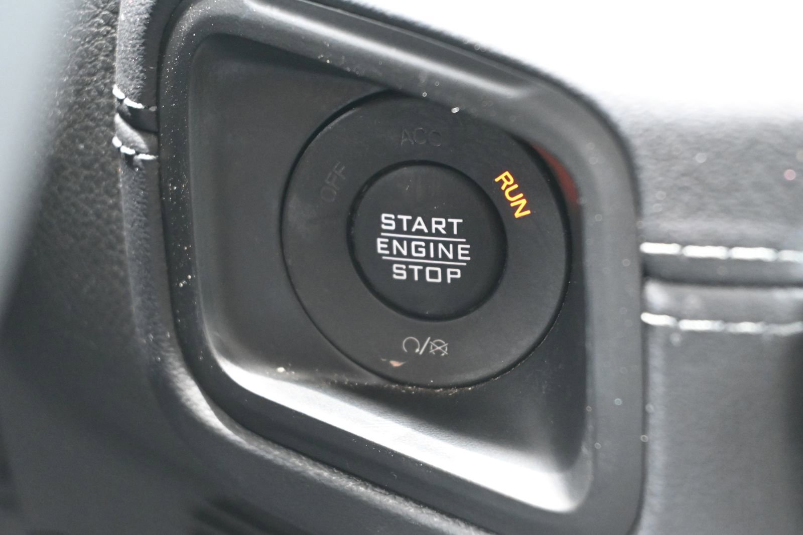 Used 2024 Jeep Wrangler Unlimited Sahara AWD/4WD image 17