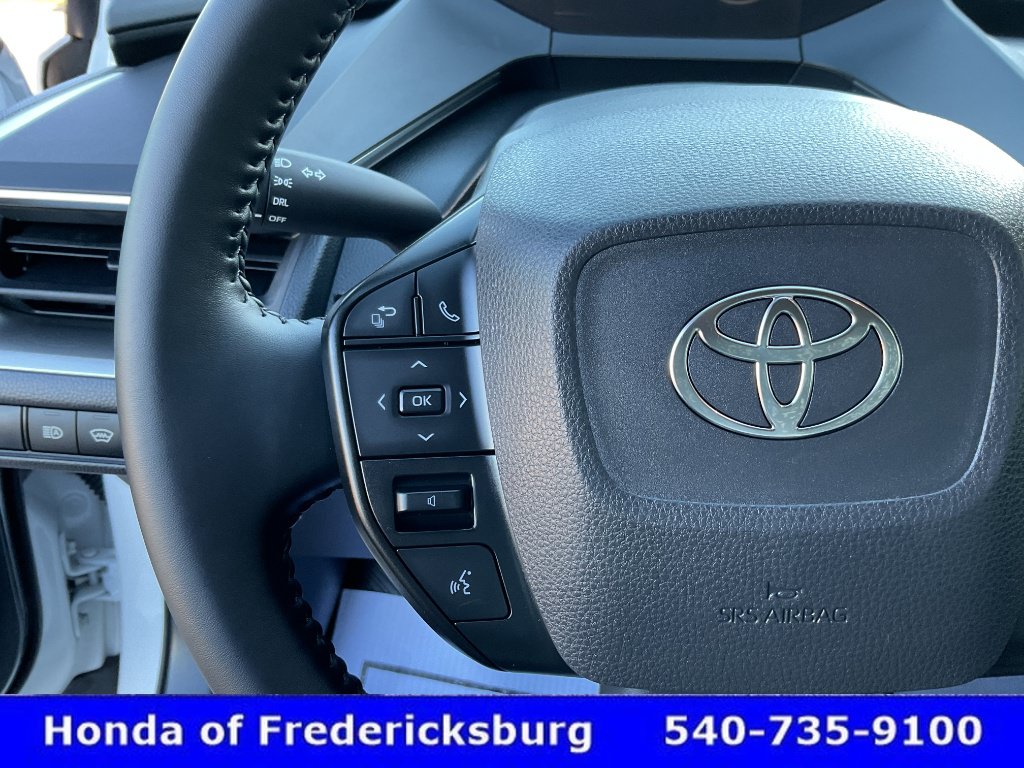 Used 2026 Toyota Prius LE FWD image 28