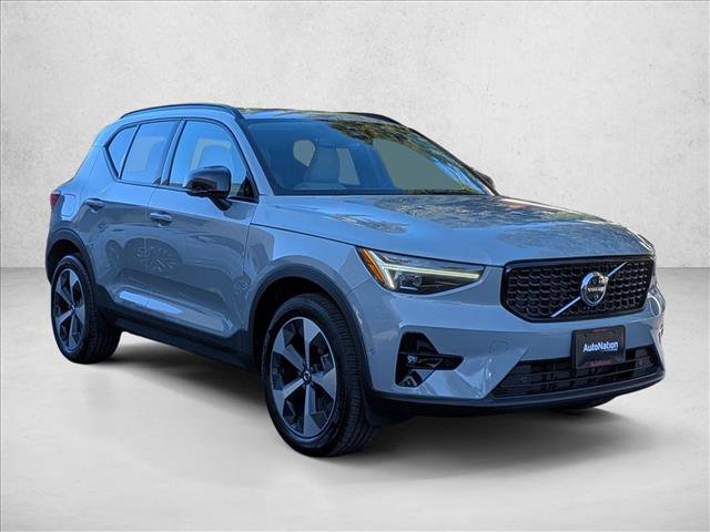 Used 2026 Volvo XC40 B5 Plus w/ Protection Package Premier AWD/4WD image 3