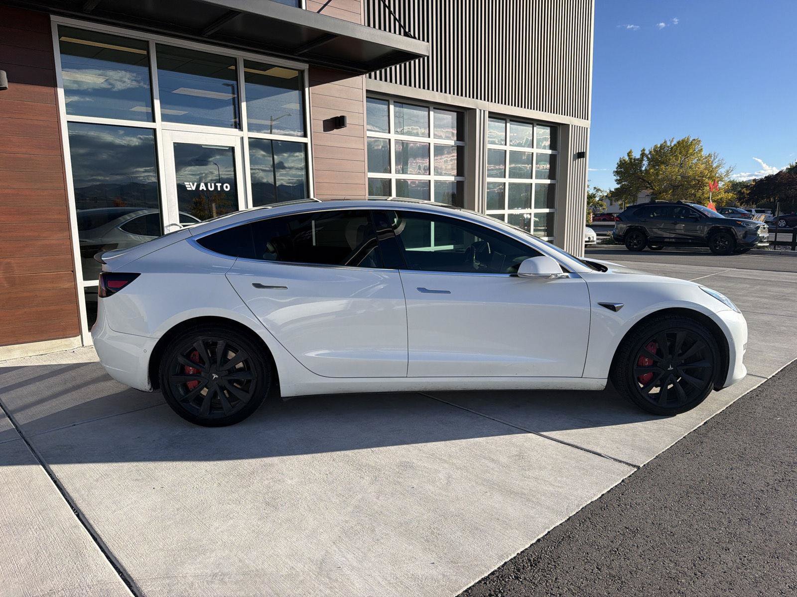 Used 2018 Tesla Model 3 Long Range RWD image 9