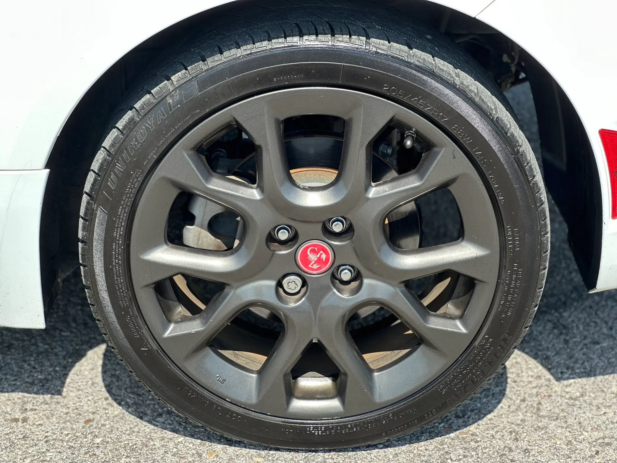 Used 2018 FIAT 124 Spider Abarth w/ Convenience Group RWD image 30