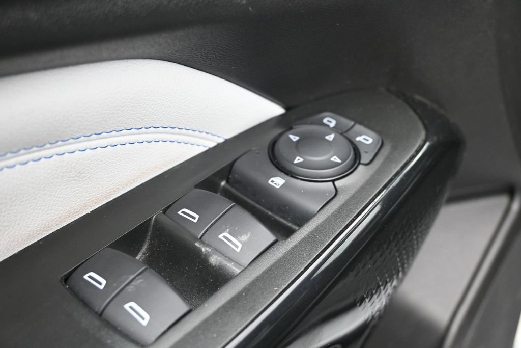 Used 2025 Chevrolet Trax LT FWD image 15