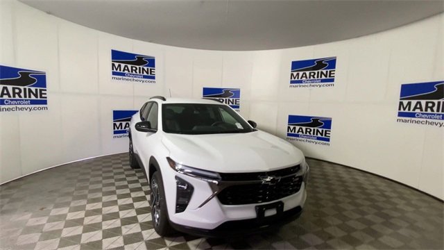 Certified 2026 Chevrolet Trax RS image 4