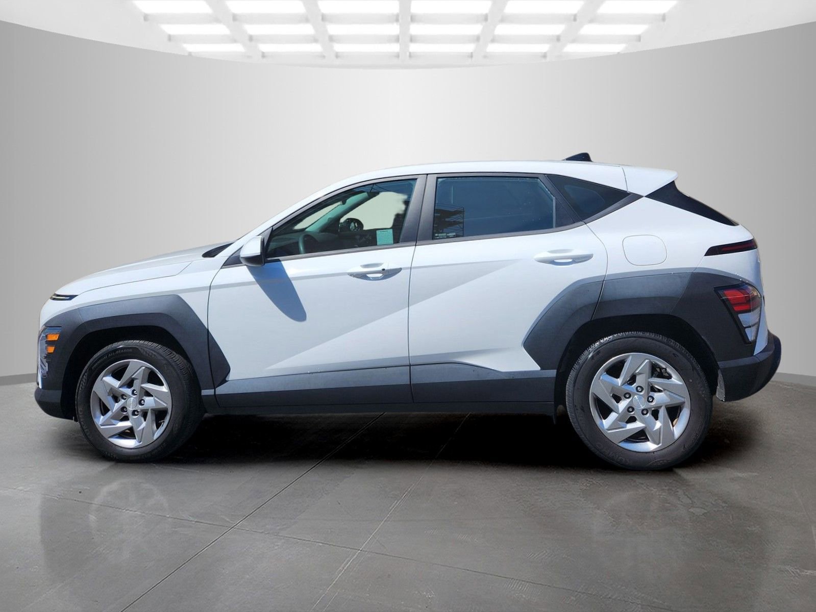 Used 2024 Hyundai Kona SE FWD image 4